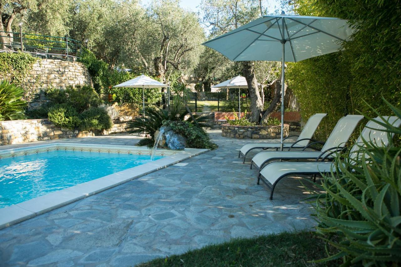 Le Raganelle Hotel Oneglia Buitenkant foto