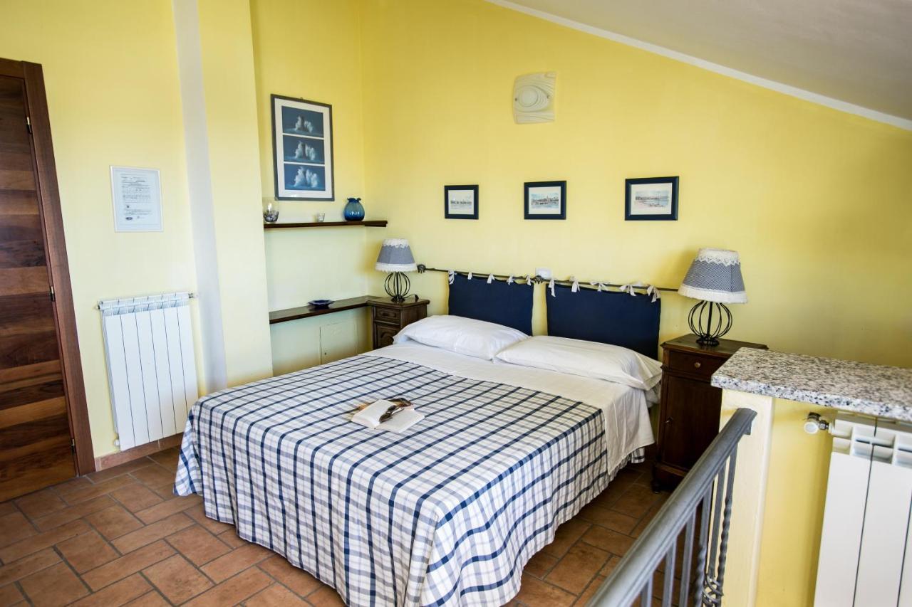 Le Raganelle Hotel Oneglia Buitenkant foto