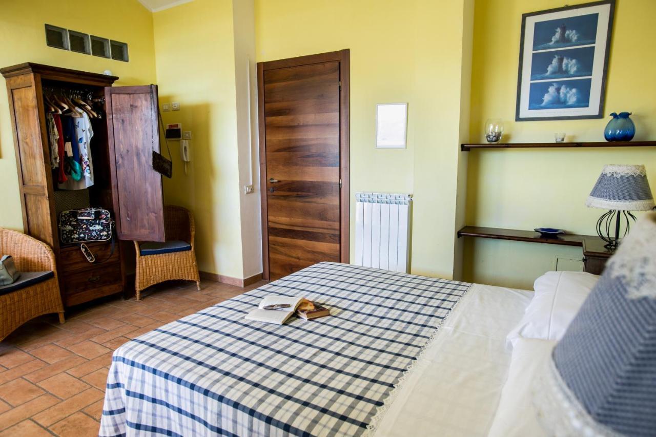 Le Raganelle Hotel Oneglia Buitenkant foto