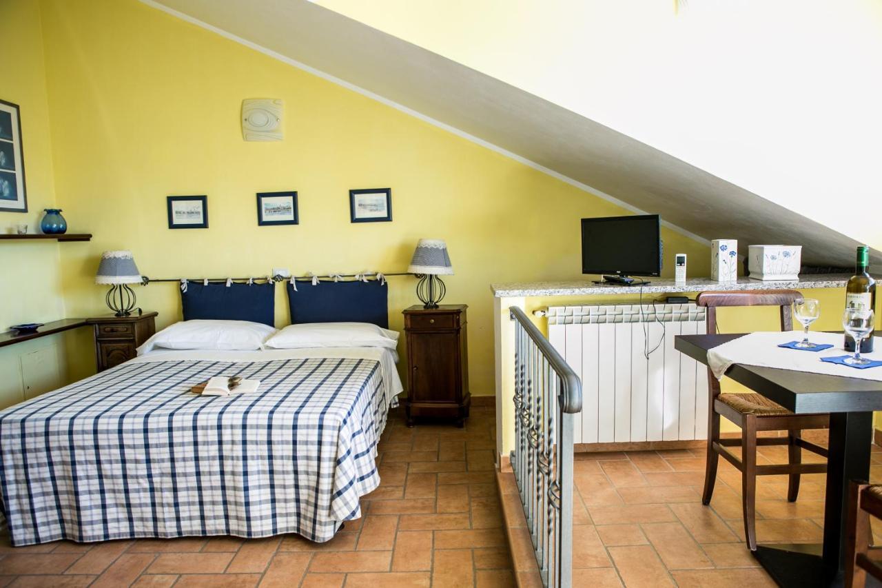 Le Raganelle Hotel Oneglia Buitenkant foto