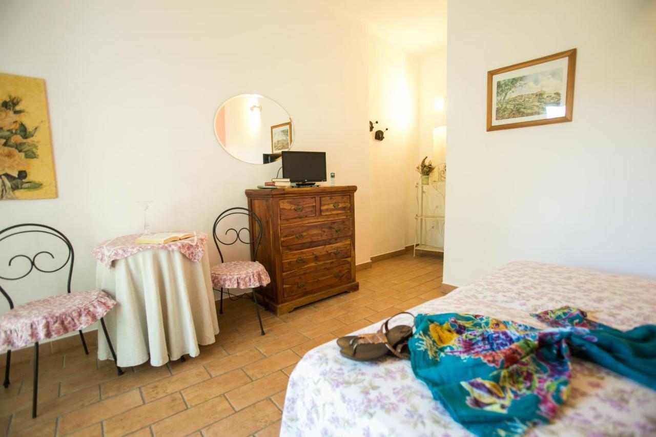 Le Raganelle Hotel Oneglia Buitenkant foto